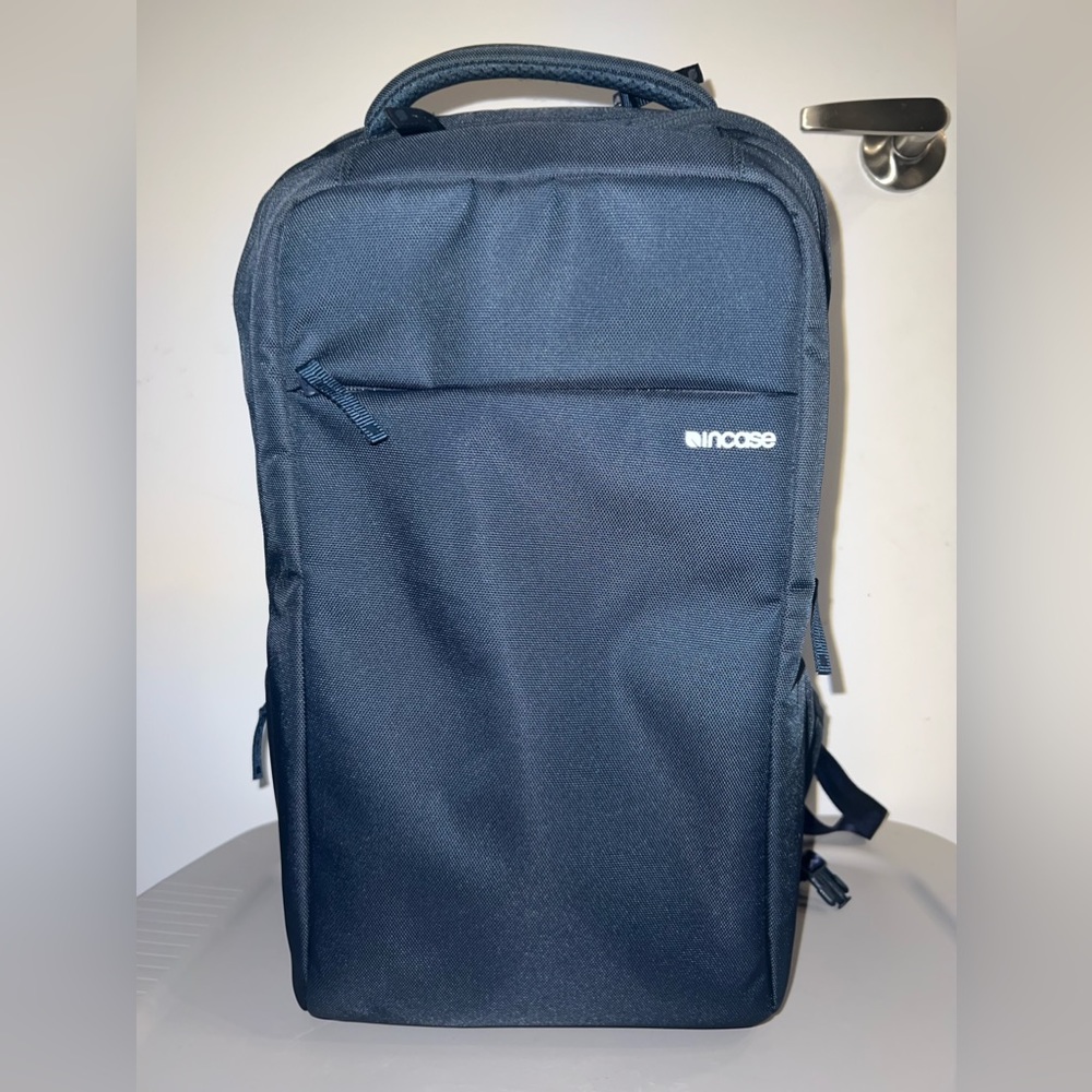 INCASE Icon Backpack